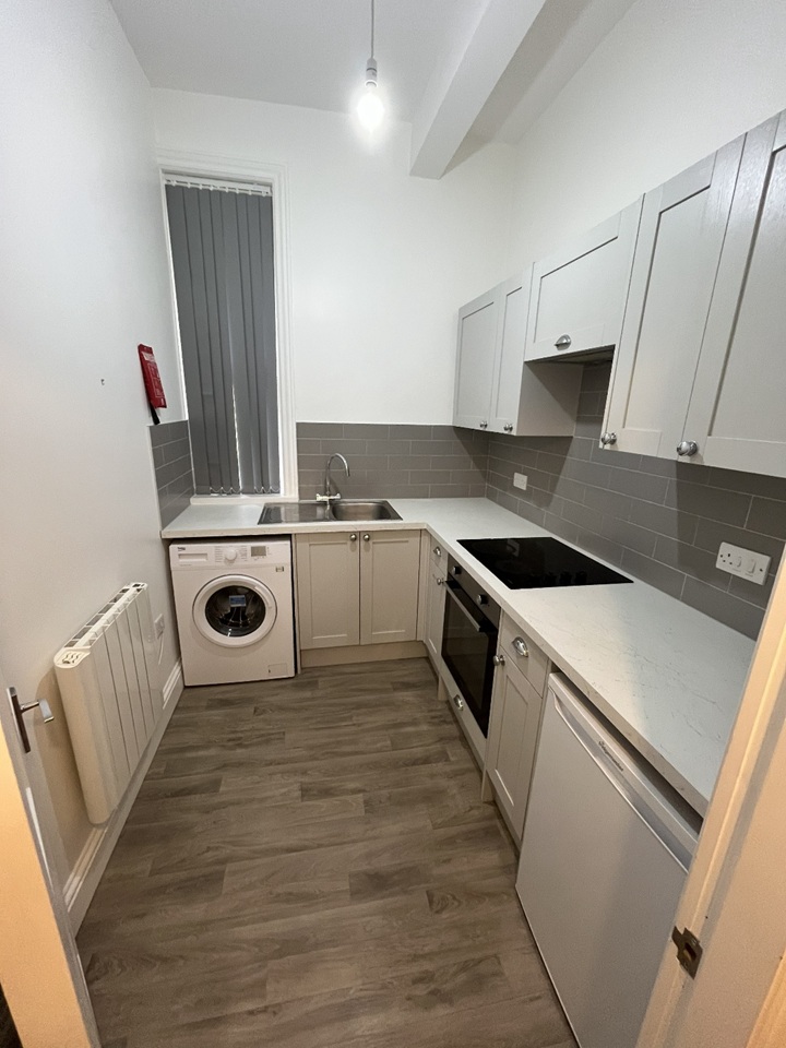 Studio Flat, Wood Road, M16, N1 7GU