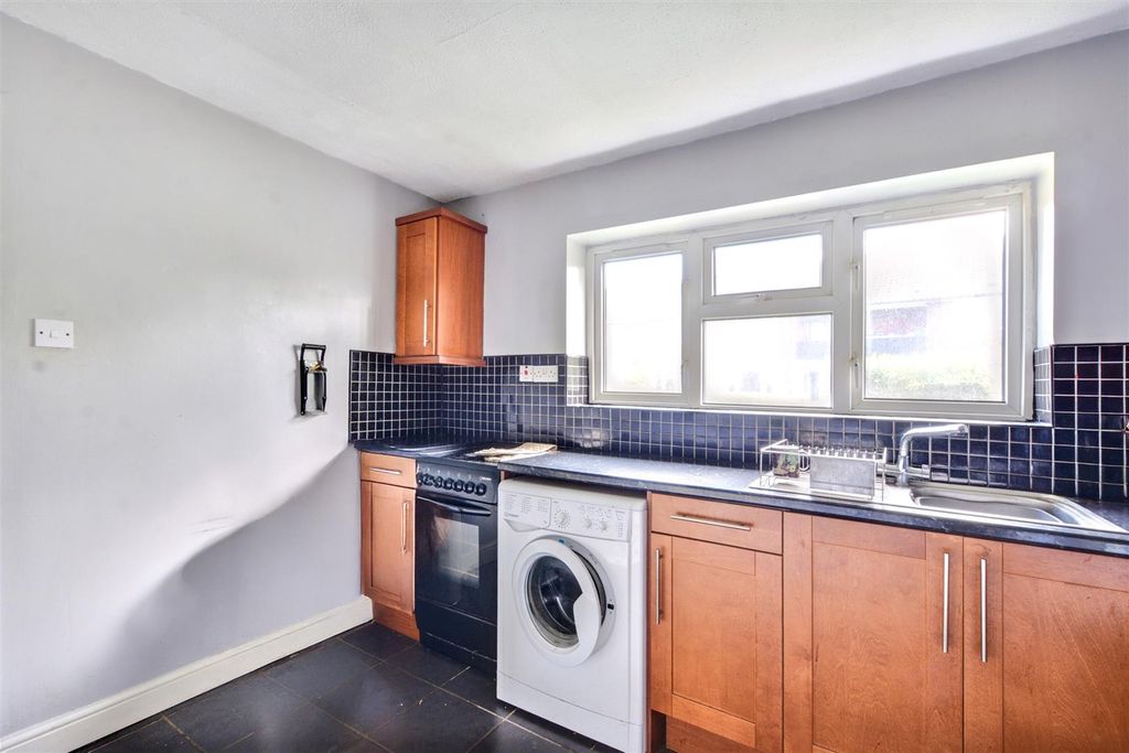 Additional image 7 of 2 bed flat for saleGibbons Avenue, Stapleford NG9