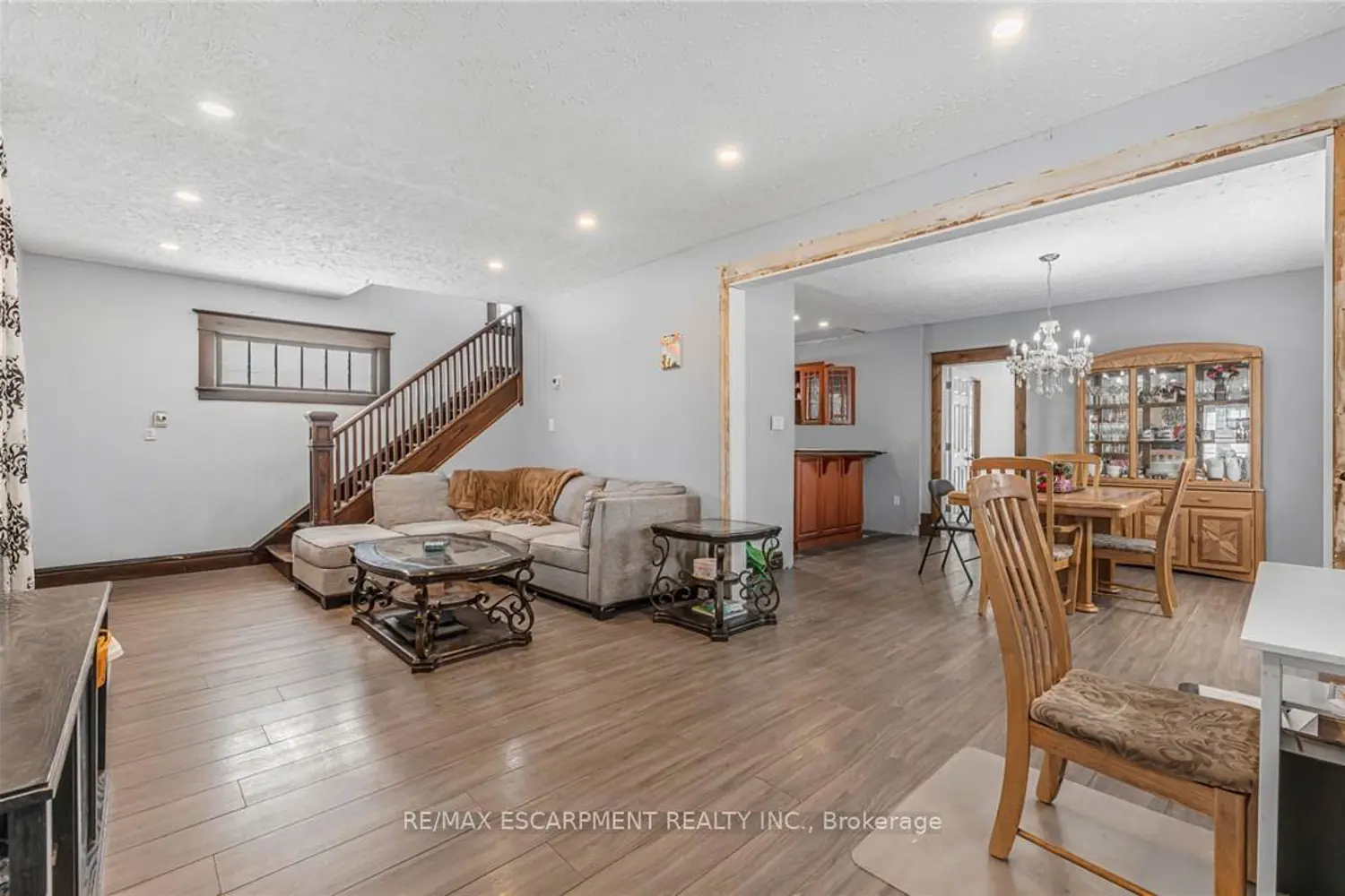 221 Bowen Road photo 4