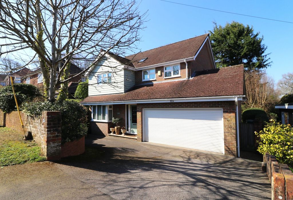 4 bed detached house for saleSouthern Road, West End SO30