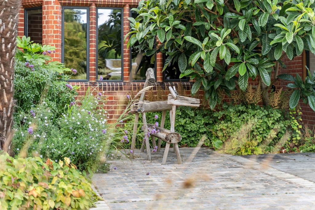 Additional image 87 of 6 bed detached house for saleRoundwood Avenue, Hutton Mount, Brentwood CM13