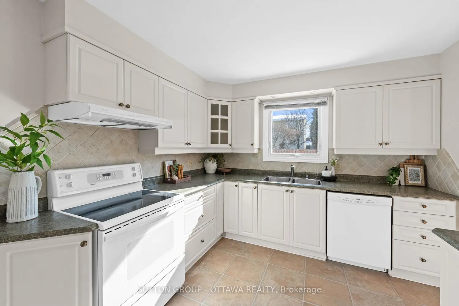 Additional image 5 of 908 Chaleur Way