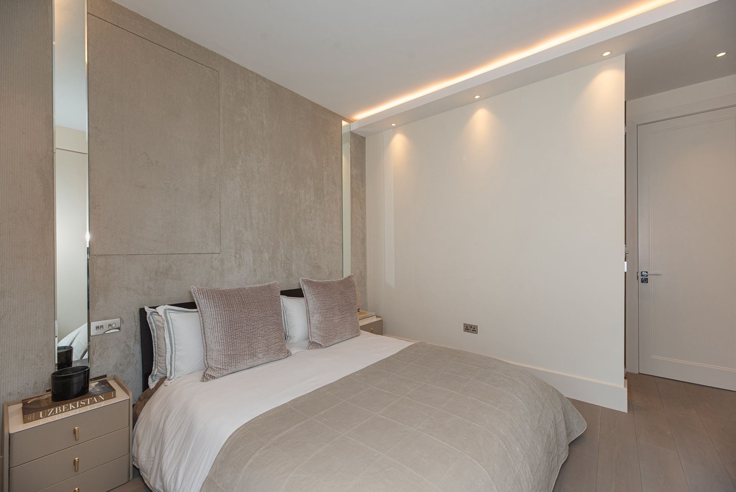 Additional image 6 of 3 Bed Flat, Hamston House, W8, N1 7GU