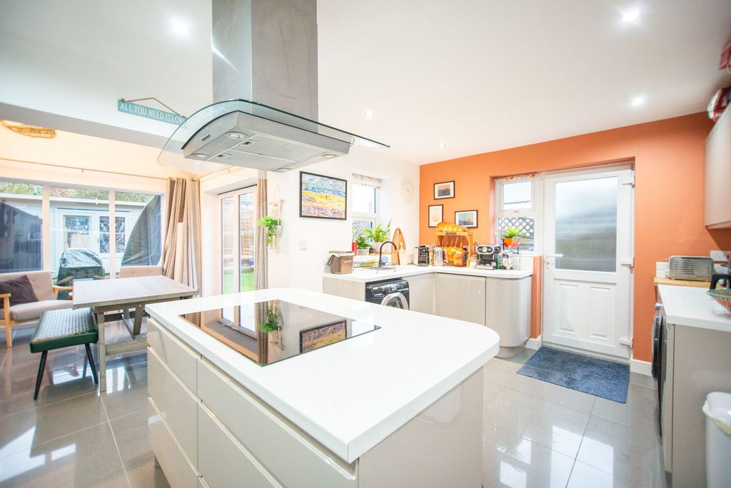Additional image 8 of 5 bed semi-detached house for saleEastbourne Road, Hornsea HU18