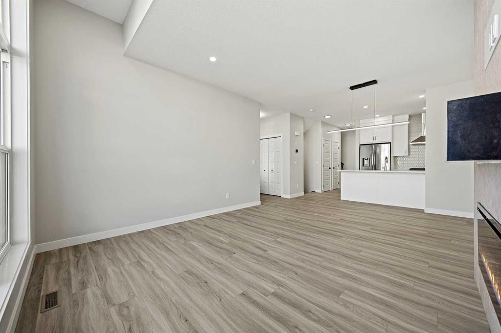 Additional image 5 of 1047 Bayview Crescent, Airdrie, AB, T4B 5N5
