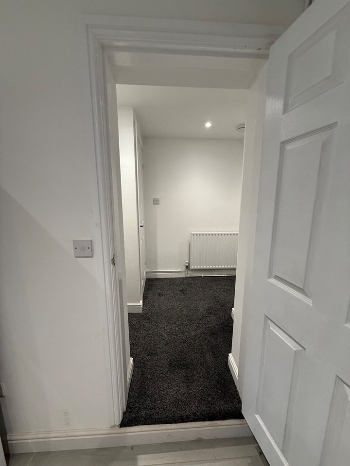Additional image 10 of 2 Bed Flat, Grove Lane, LS6, N1 7GU