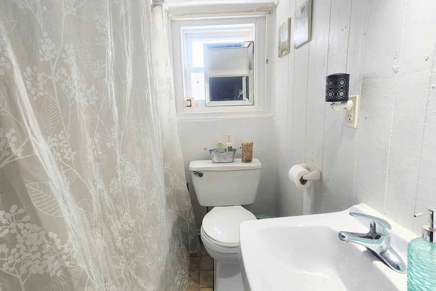 Additional image 15 of 12-12A Cartier Avenue