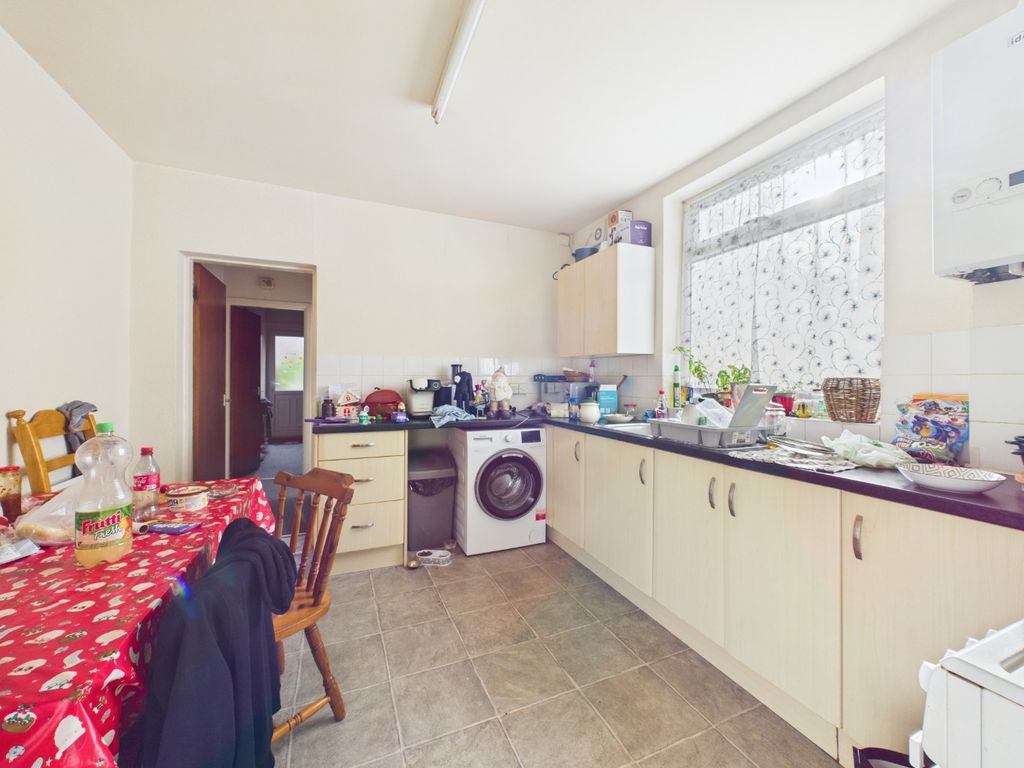 Additional image 3 of 4 bed flat for saleLouis Street, Hull HU3
