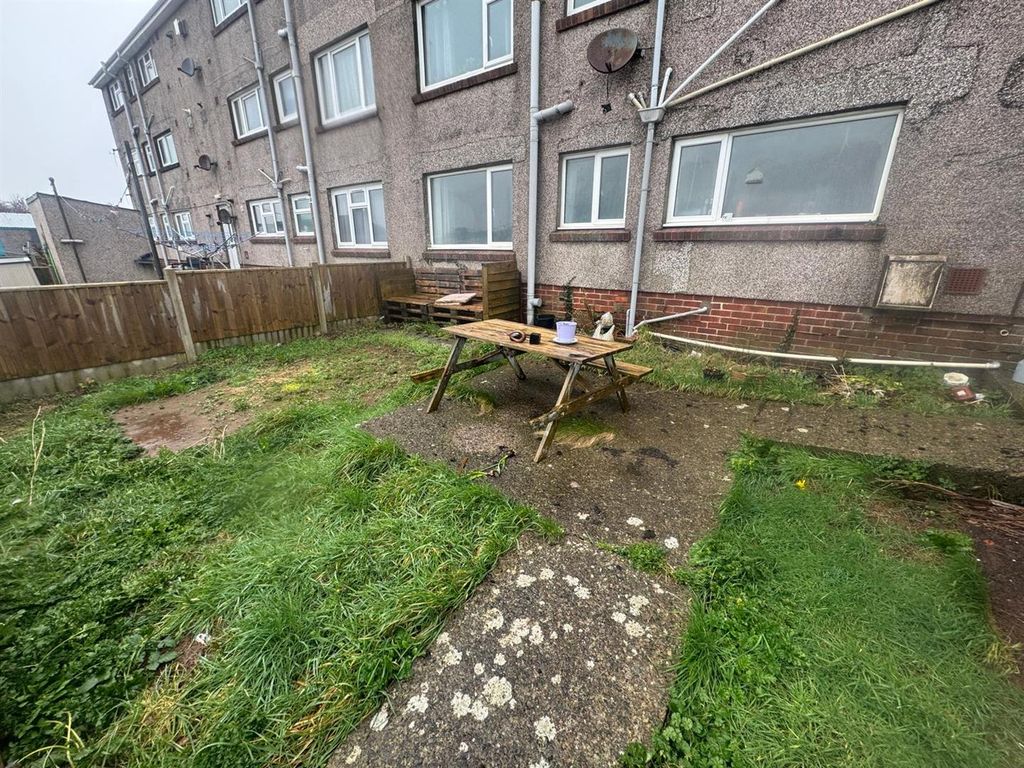 Additional image 6 of 2 bed flat for sale30 Observatory Avenue, Hakin, Milford Haven SA73