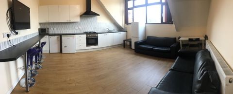 Wilmslow Road, Manchester M14
