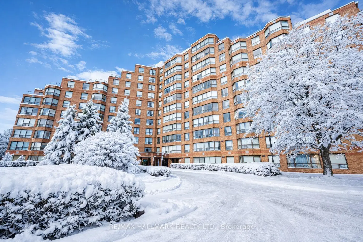 6 Humberline Drive 218