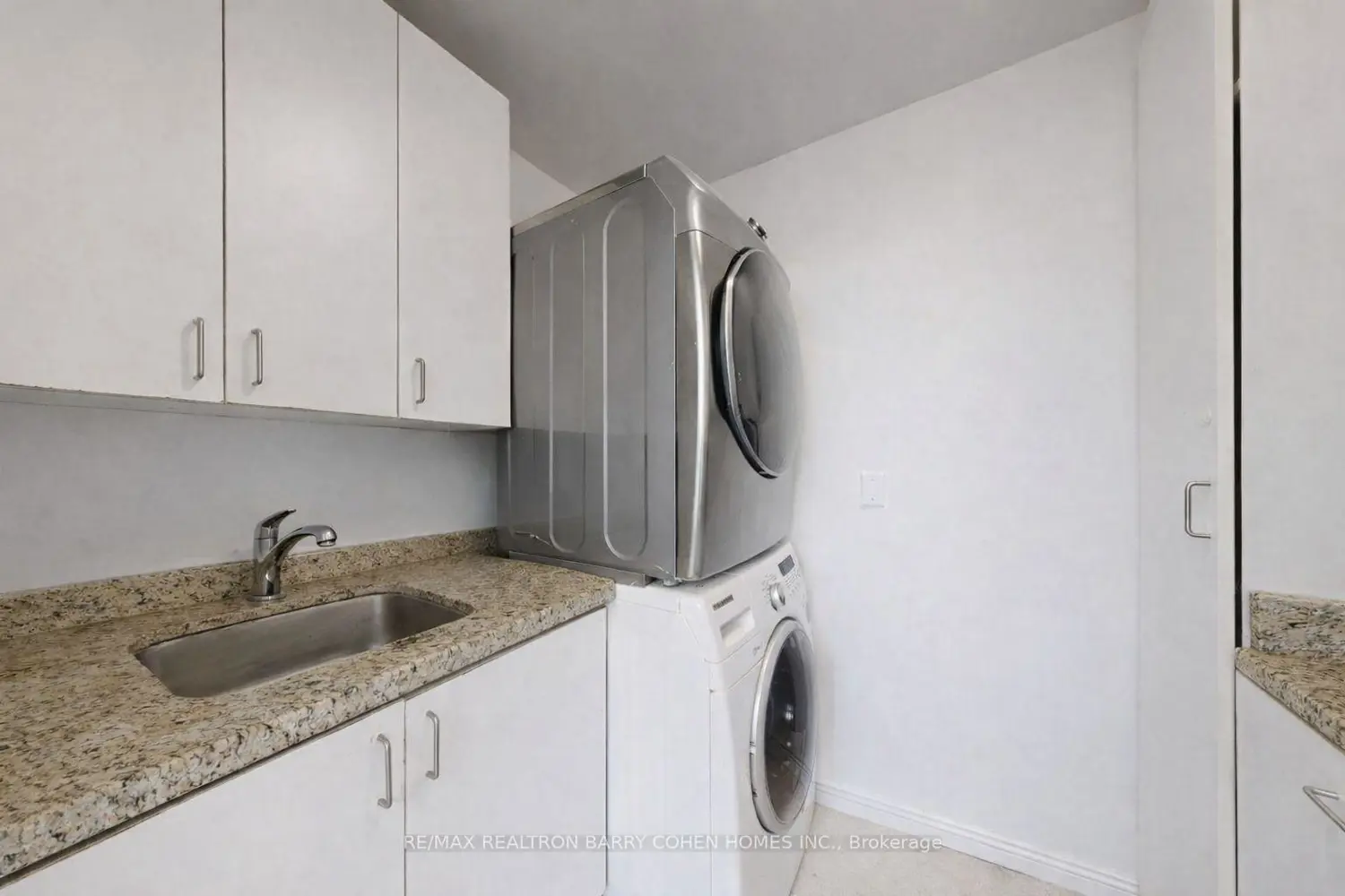 195 Rumble Avenue photo 4