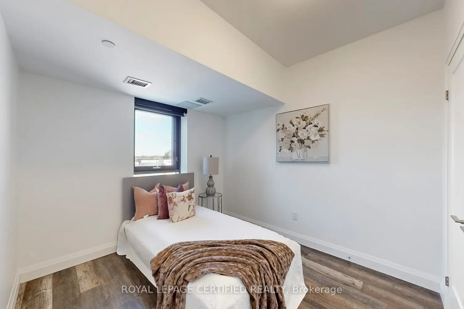 Additional image 11 of 332 Gosling Gardens 411