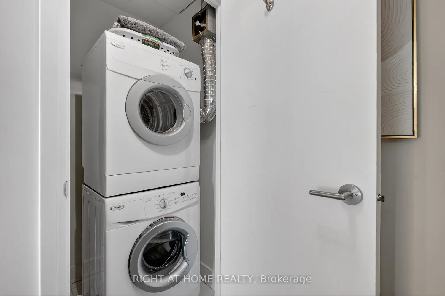 Additional image 12 of 118 Holmwood Avenue 806