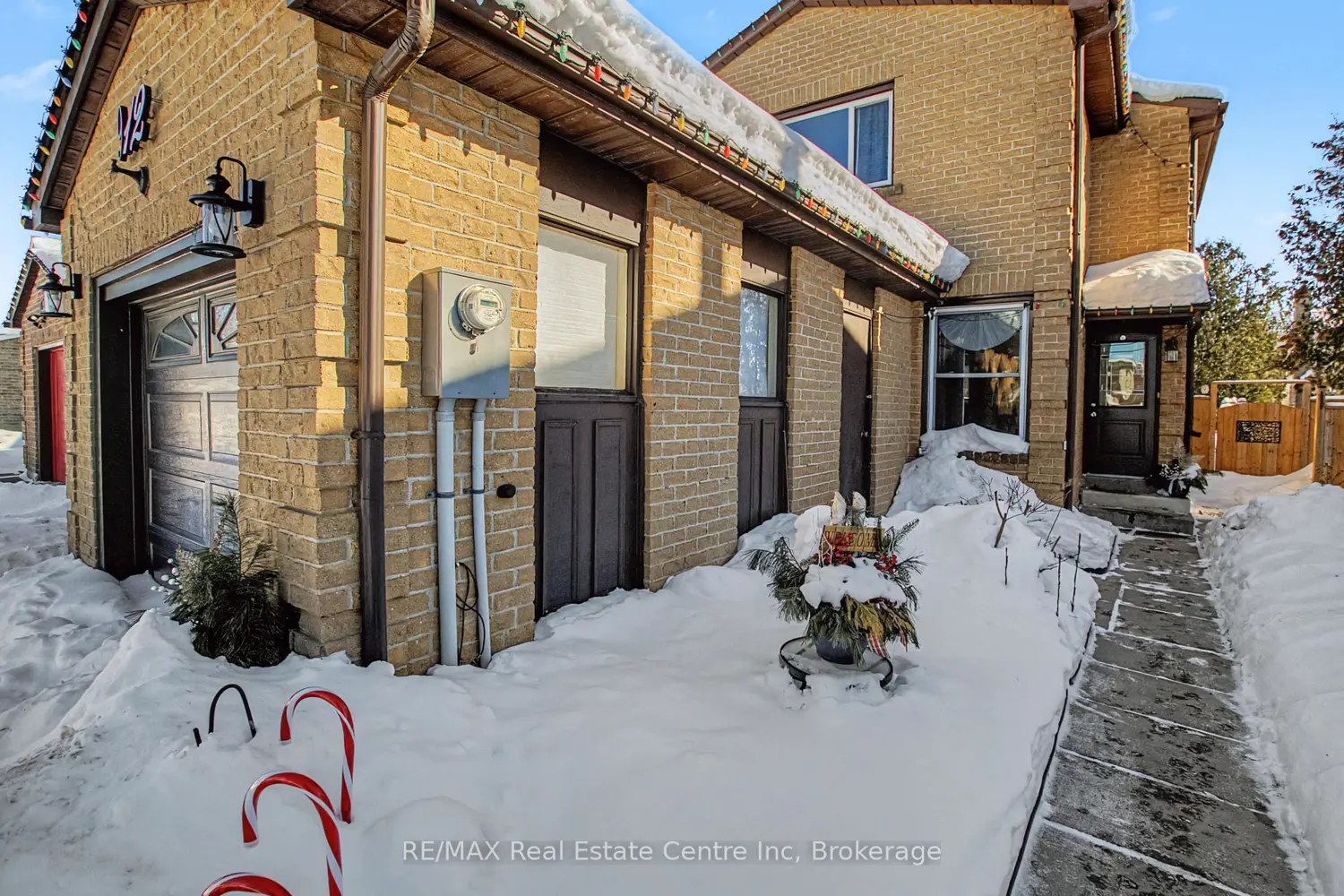 912 Laurier Avenue photo 4