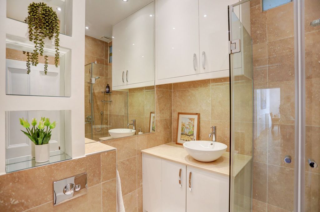 Additional image 20 of 2 bed flat for saleAdelaide Crescent, Hove BN3