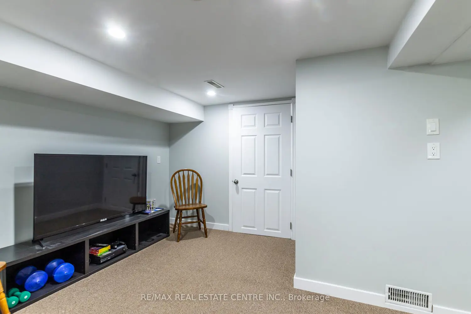 Additional image 15 of 20 West 1St Street