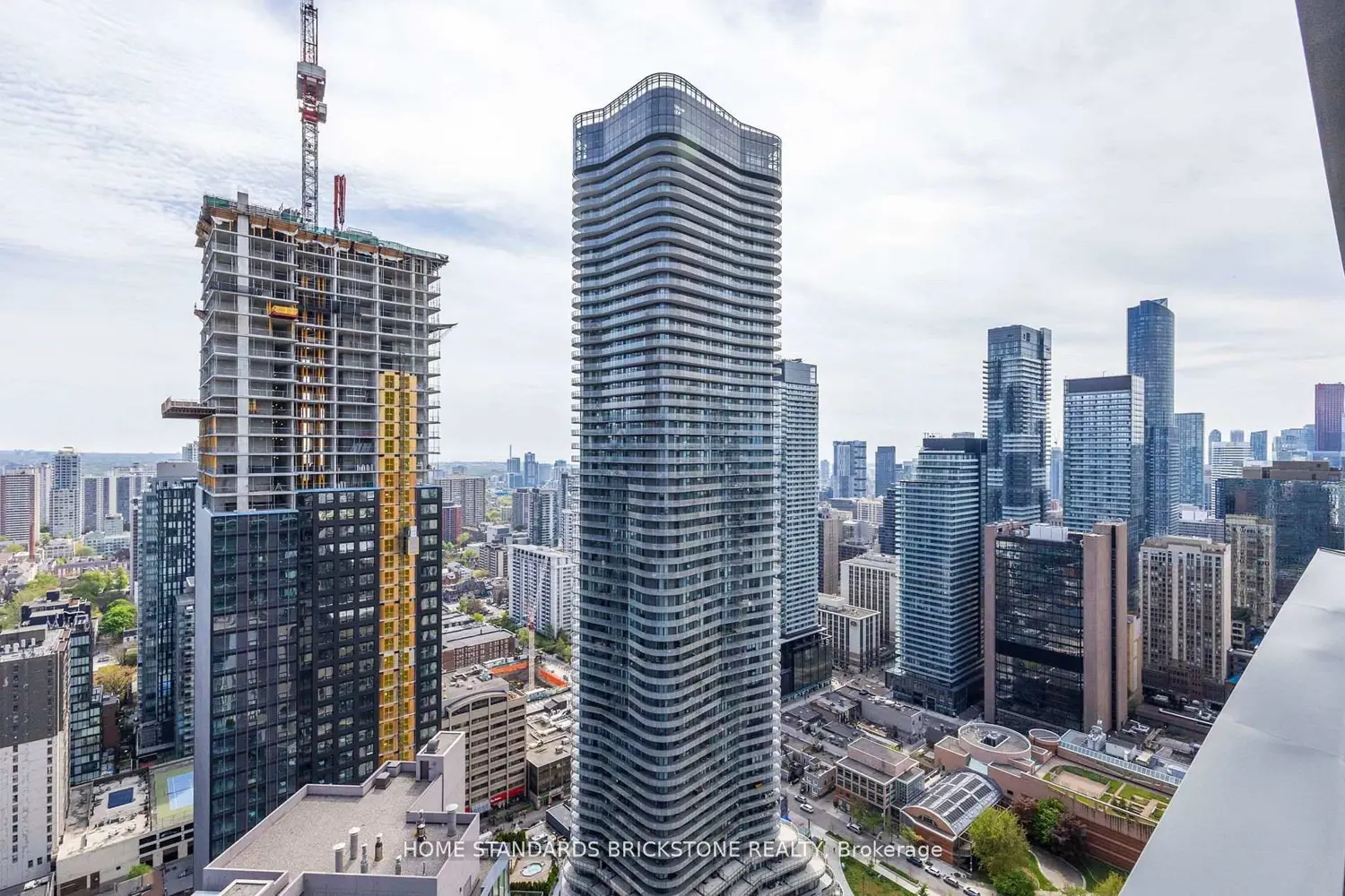 Additional image 19 of 955 Bay Street 3907