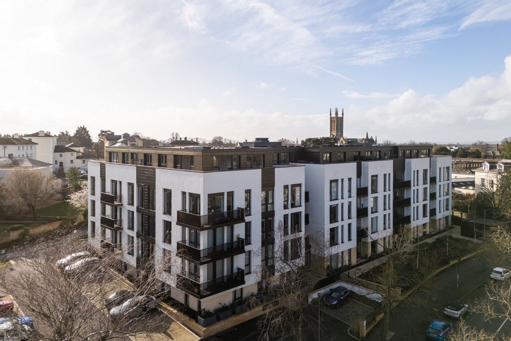 2 bed penthouse for saleSt. Georges Road, Cheltenham GL50