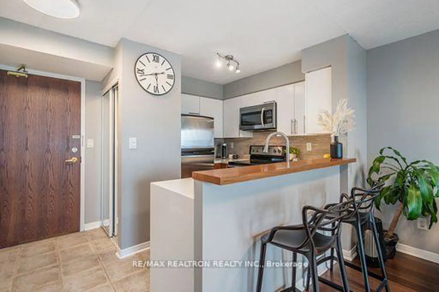 Additional image 4 of 39 Oneida Crescent 720