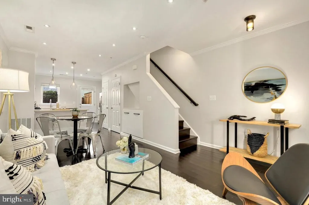 Additional image 5 of 924 4th Street SE, Washington, DC 20003