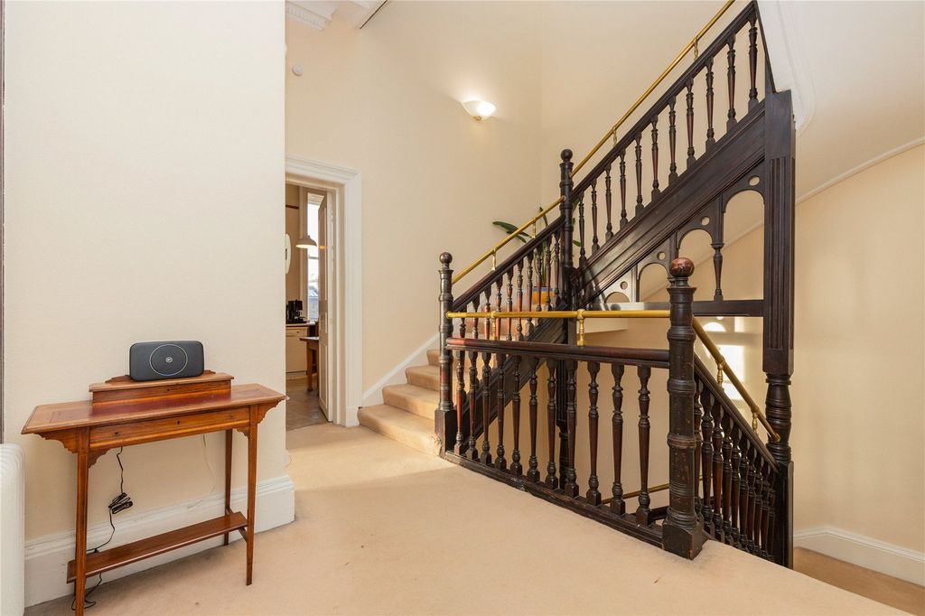 4 bed flat for saleCleveden Road, Glasgow G12 photo 5