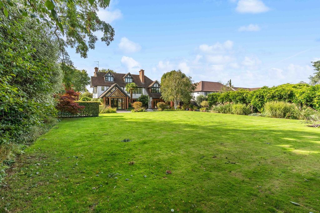 Additional image 70 of 6 bed detached house for saleRoundwood Avenue, Hutton Mount, Brentwood CM13