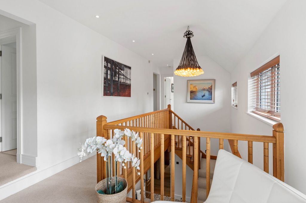 Additional image 39 of 6 bed detached house for saleRoundwood Avenue, Hutton Mount, Brentwood CM13