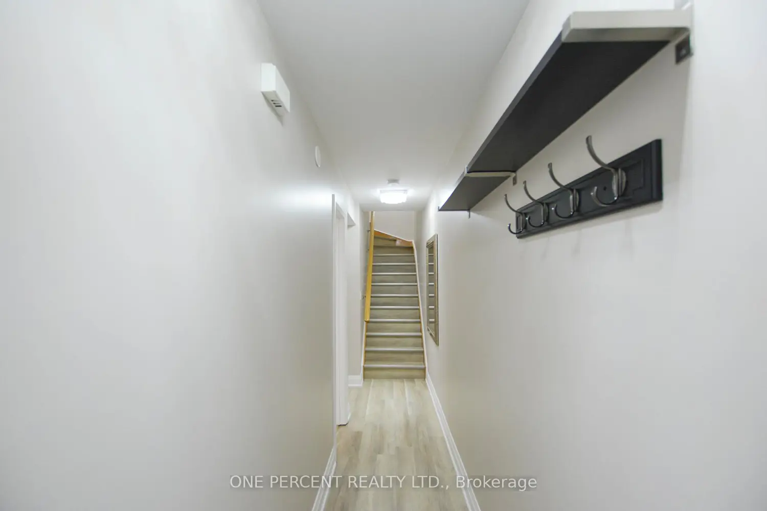 Additional image 3 of 320 John Street 201