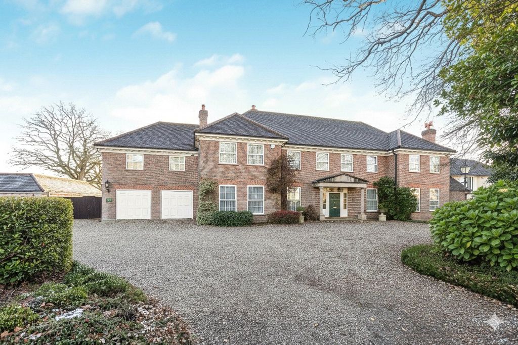 Land for saleThe Ridgeway, Cuffley, Potters Bar, Hertfordshire EN6