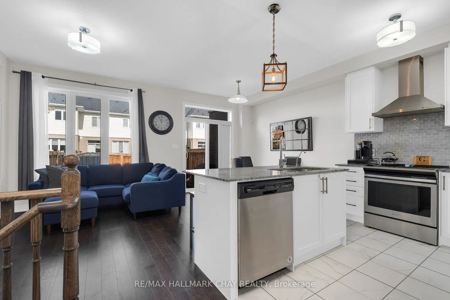 46 Clifford Crescent photo 3