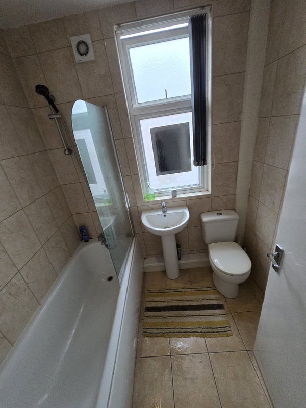 Additional image 13 of Room in a Shared House, Headingley Avenue, LS6, LS6 3ER