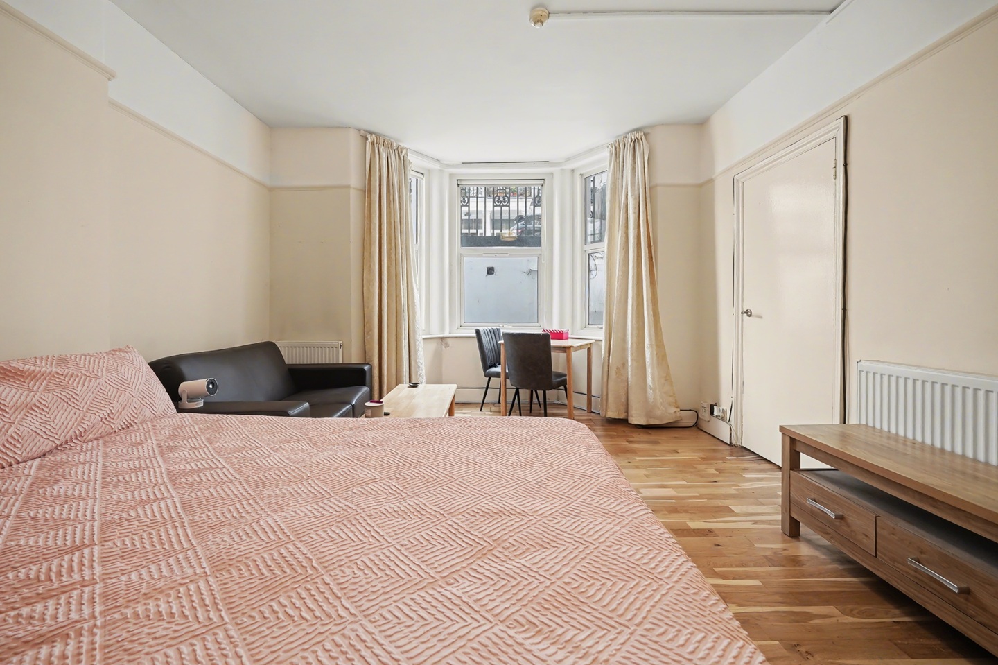 Additional image 2 of Studio Flat, Cheniston Gardens, W8, N1 7GU