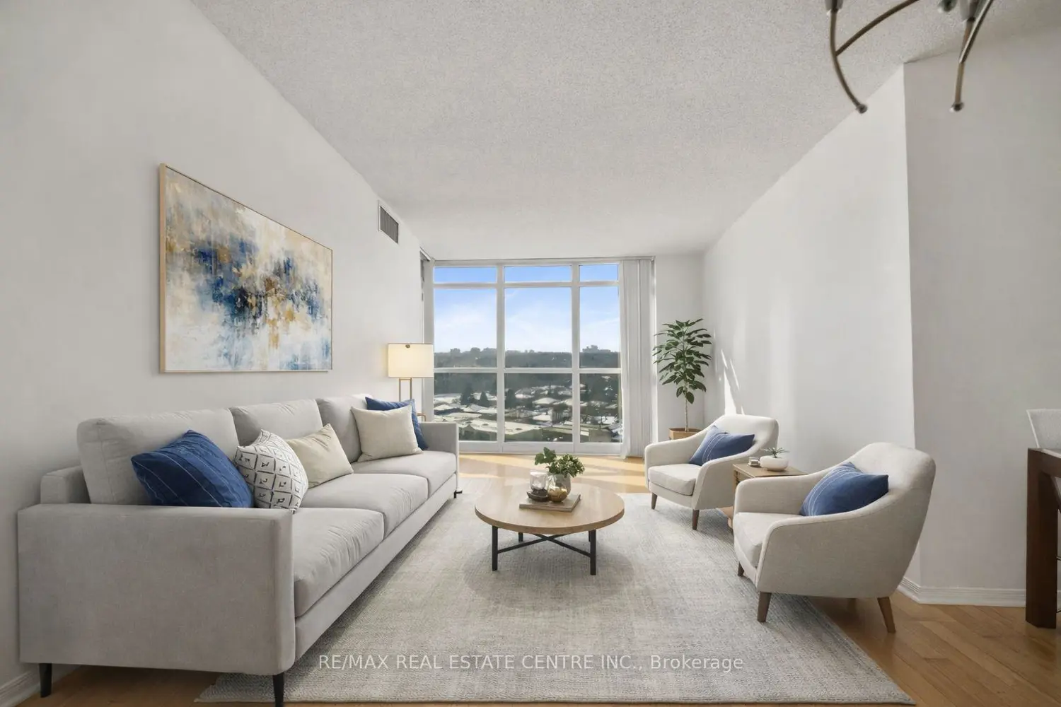 Additional image 5 of 30 Harrison Garden Boulevard 1605