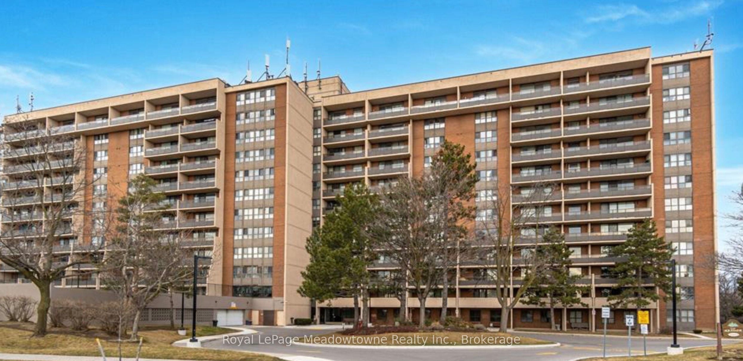 215-2929 Aquitaine Avenue, Mississauga, ON, L5N 2C7