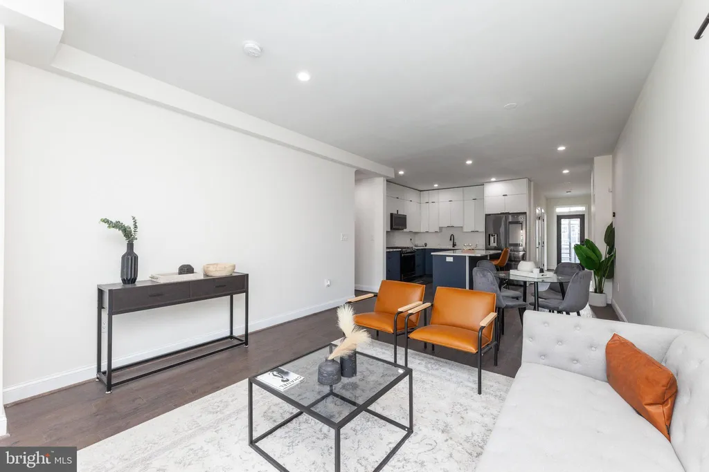 Additional image 8 of 734 Kenyon Street NW Unit 2, Washington, DC 20010