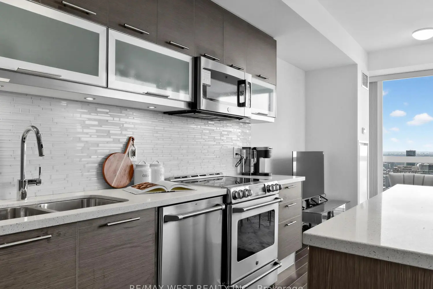 Additional image 8 of 388 Yonge Street 7201