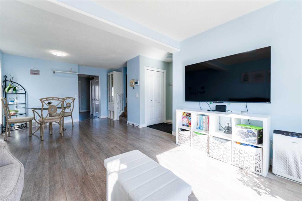 Additional image 4 of 126 Erin Road SE, Calgary, AB, T2B 2W8