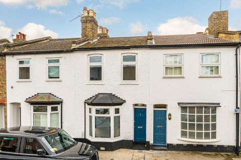Primary image of Queens Terrace, Old Isleworth TW7
