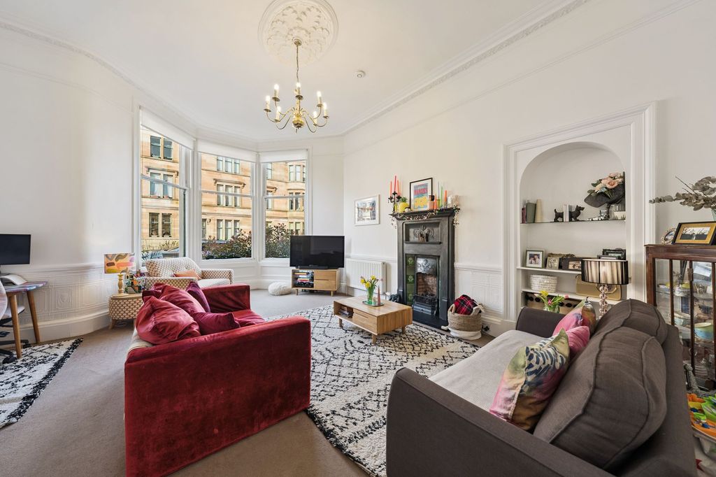 Additional image 3 of 3 bed flat for sale31 Glencairn Drive, Main Door, Pollokshields, Glasgow G41