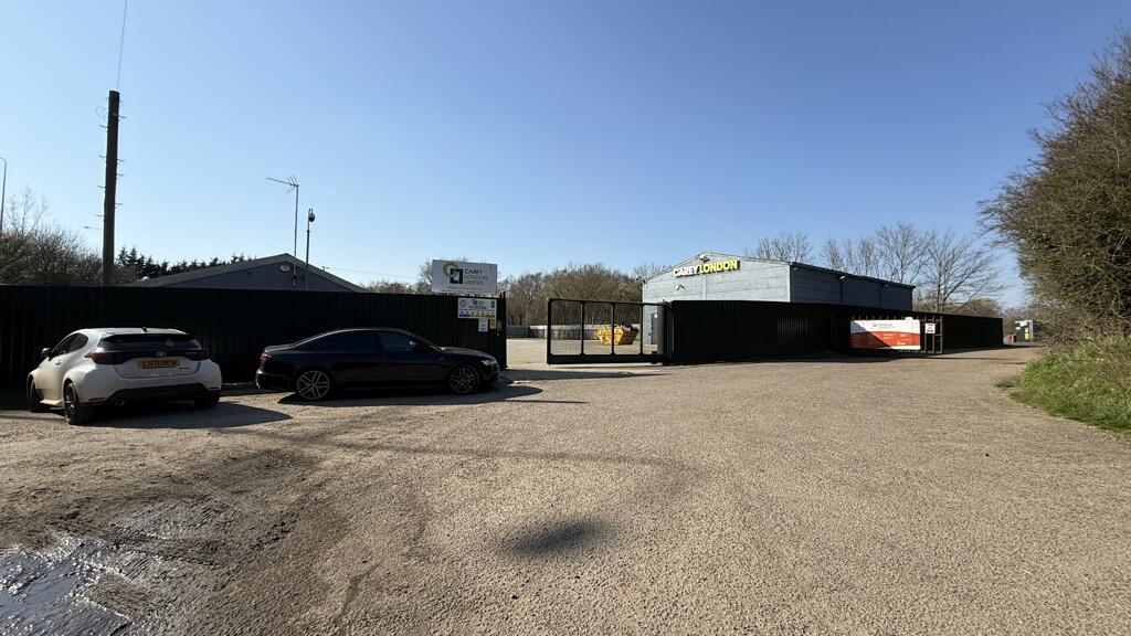 Additional image 7 of Yard, Moor Mill Lane, Colney Street, Radlett, Hertfordshire, AL2 3UA