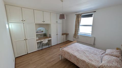 Peckham High Street, London SE15, Room to rent