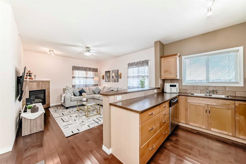 Additional image 4 of 4410-31 Country Village Manor NE, Calgary, AB, T3K 0T3