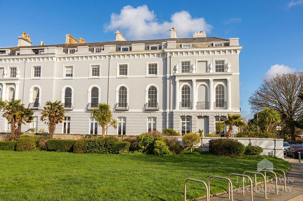 2 bed flat for saleThe Esplanade, The Hoe, Plymouth PL1