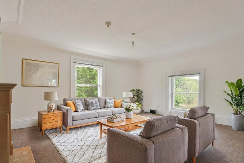 3 bed flat for salePearson Park, Hull HU5 photo 2