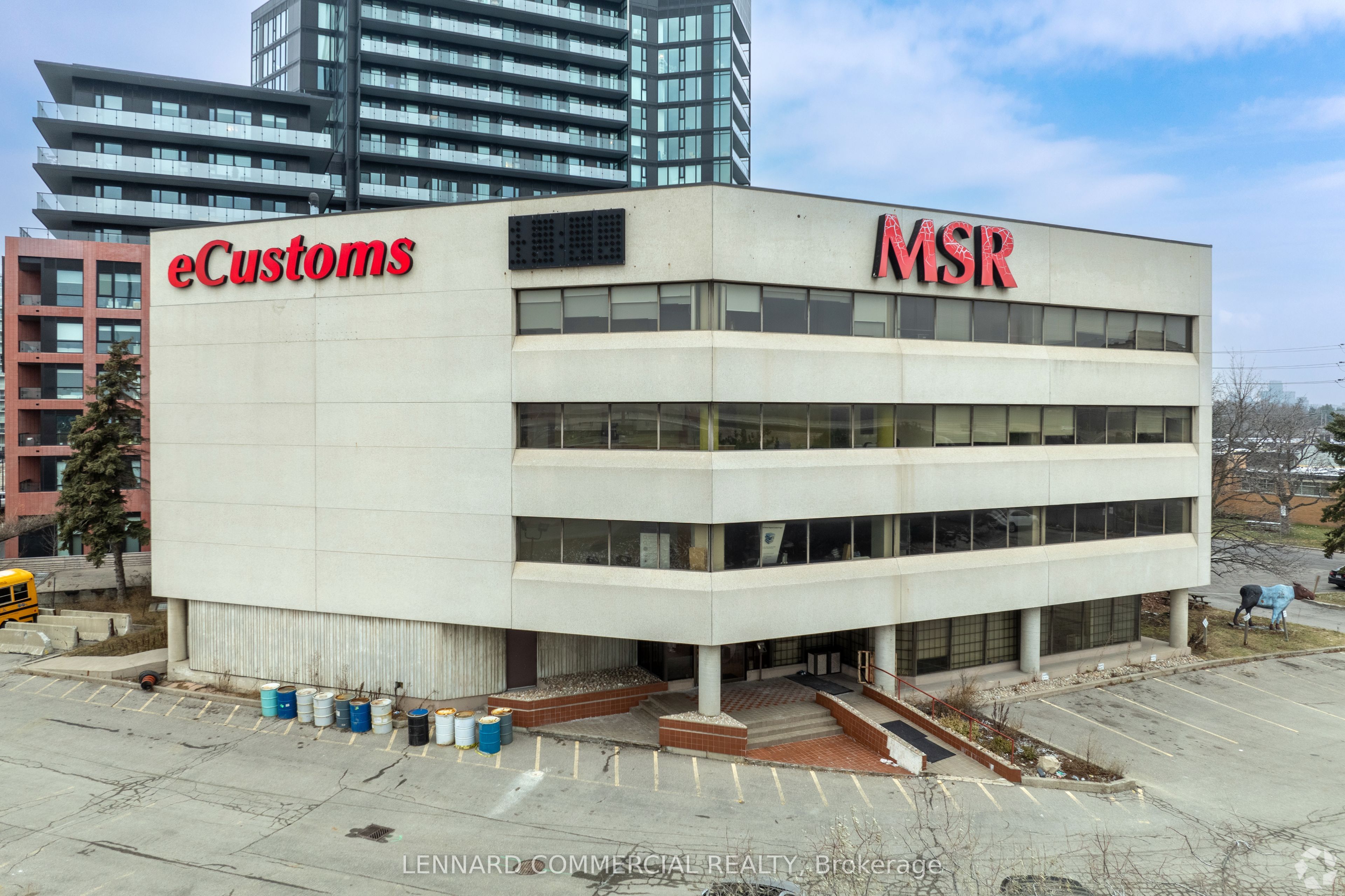 Additional image 3 of 302-2 Tippett Road, Toronto, ON, M3H 2V2