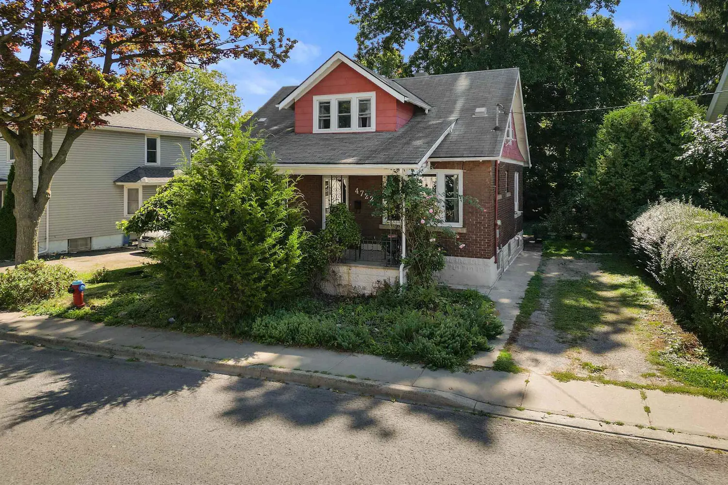 Additional image 3 of 4722 Ryerson Crescent