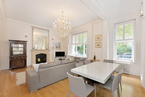Onslow Square, South Kensington SW7