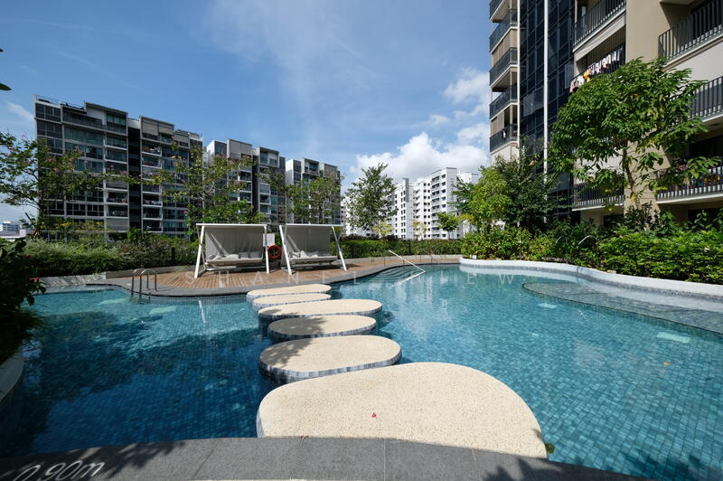Additional image 18 of 74 Compassvale Bow