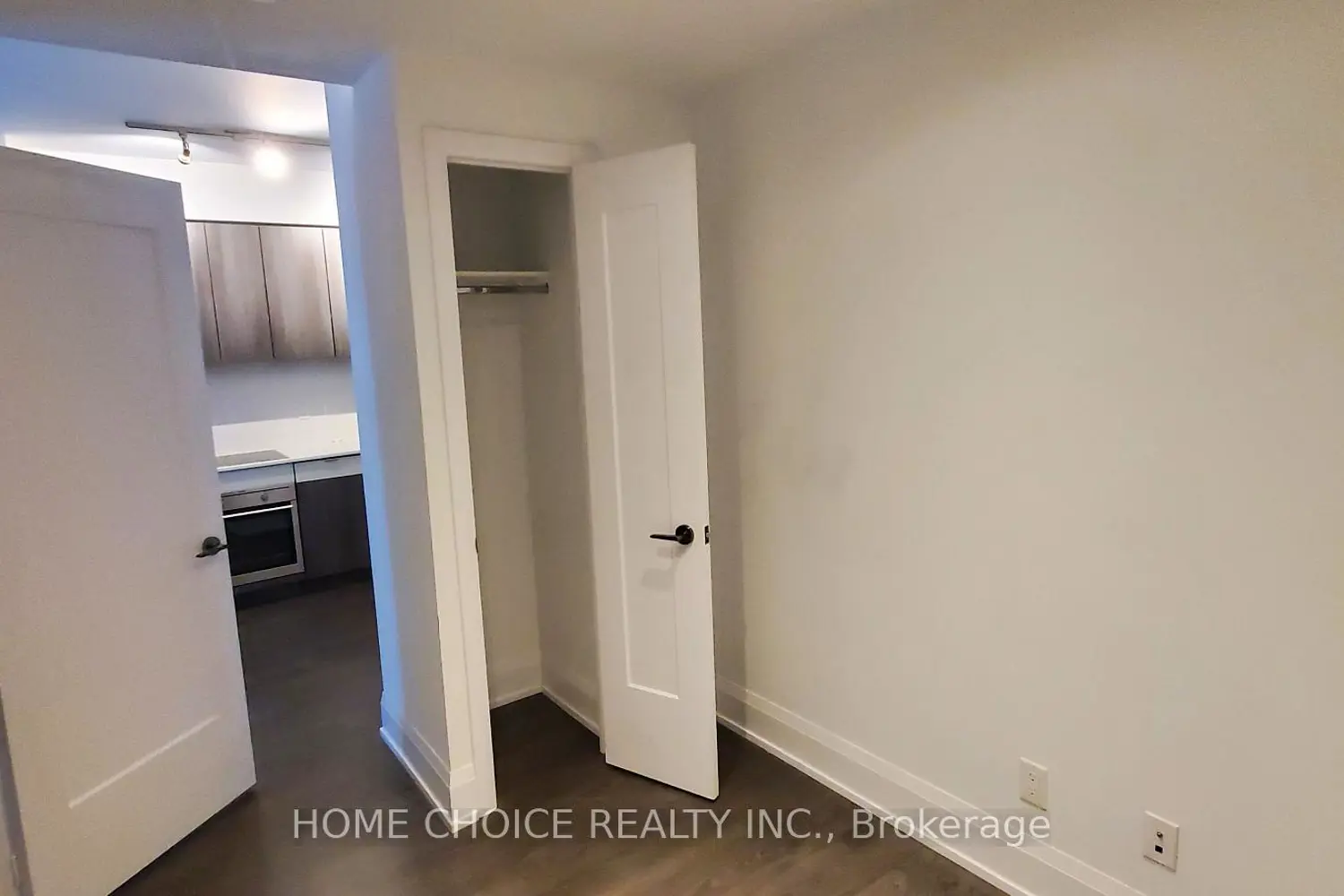 Additional image 15 of 101 Erskine Avenue 1403